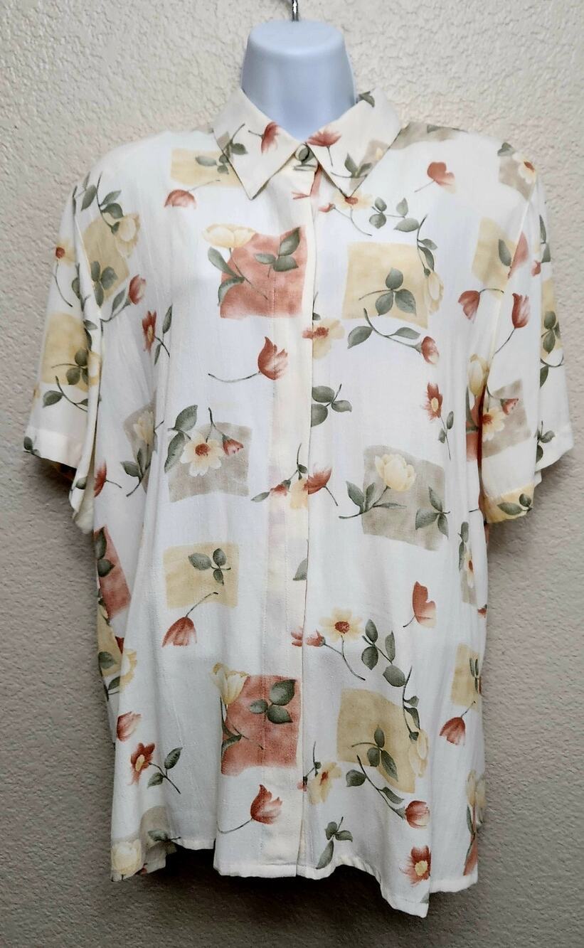 Vintage Alfred Dunner Cream Green Floral Print Hidden Button Top 16 Lightweight
